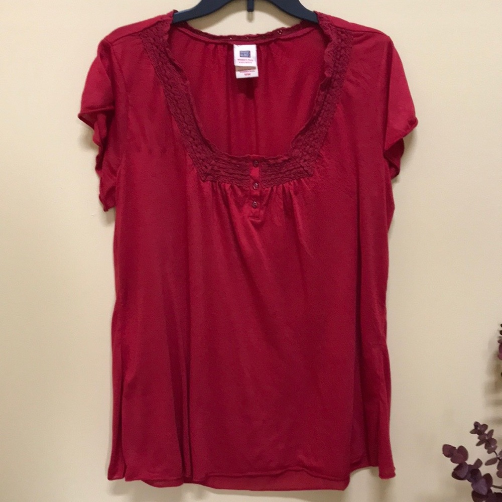 Crochet trim top